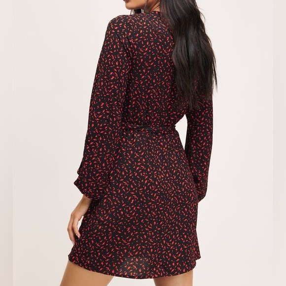 NWT Faux Wrap Dynamite Dress - Picture 4 of 4